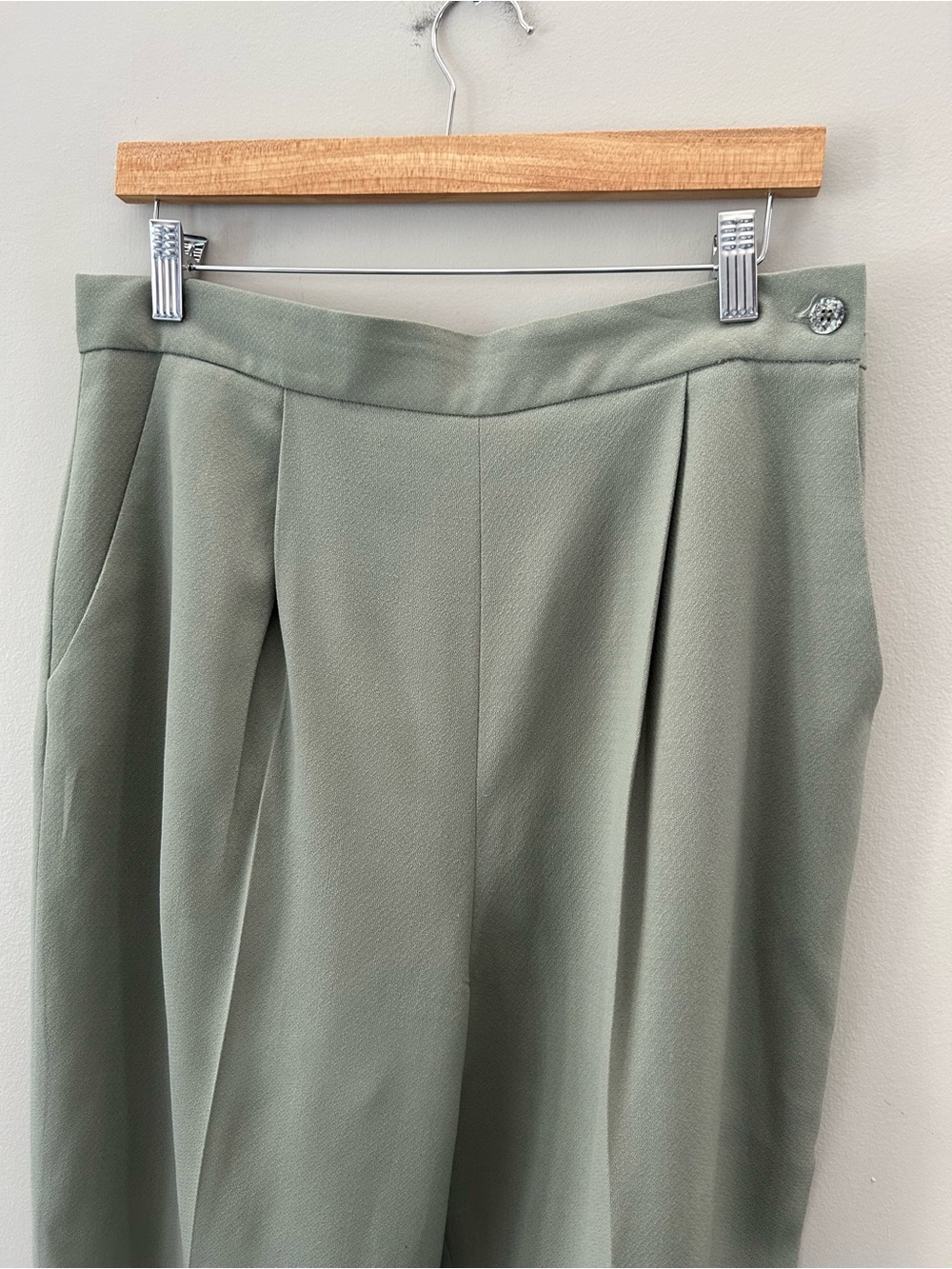 Holt Renfrew Vintage 80’s/90’s Pure New Wool Sage Green Ultra High Rise Trouser - Picture 6 of 10